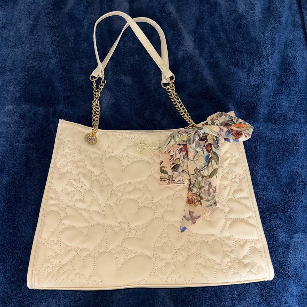 Betsey Johnson Cream/Tan Heart Tote